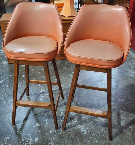 NOBLETT BAR STOOLS