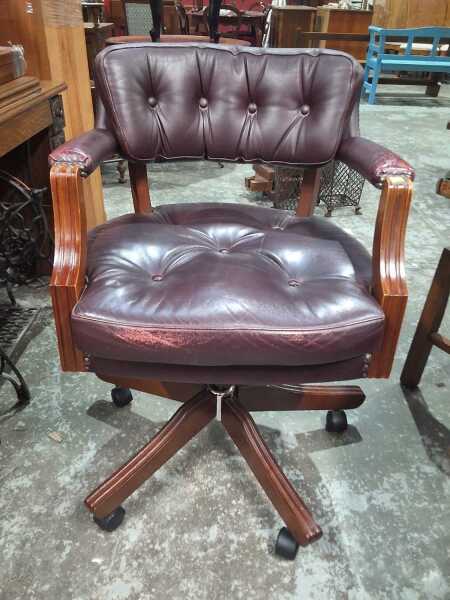 OFFICE CHAIR