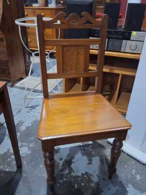 Hall Chair