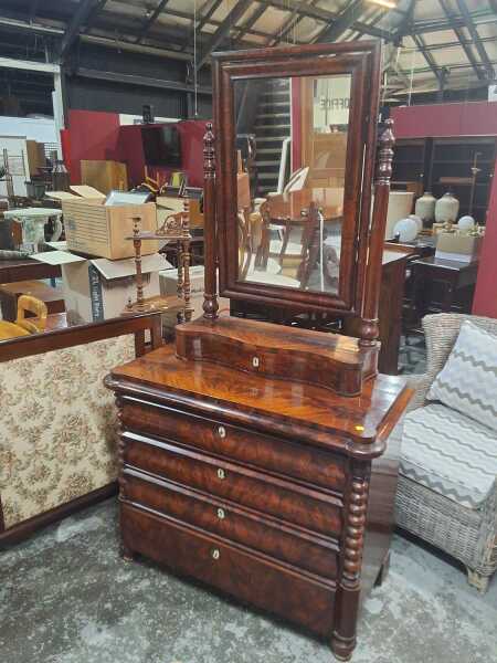 DRESSING CHEST