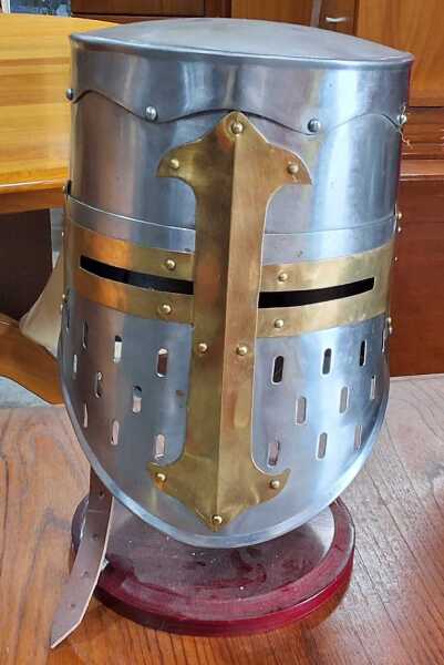 KNIGHTS HELMET