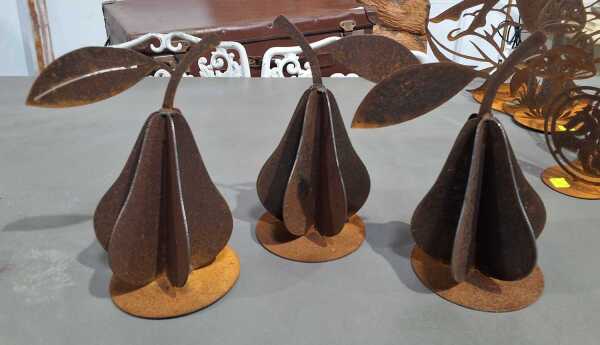 GARDEN SCULPTURES
