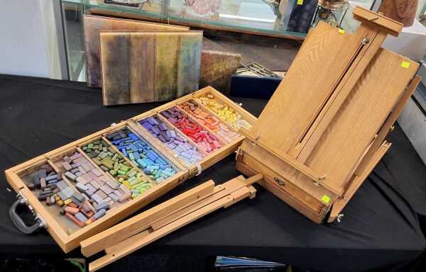TRAVEL EASEL