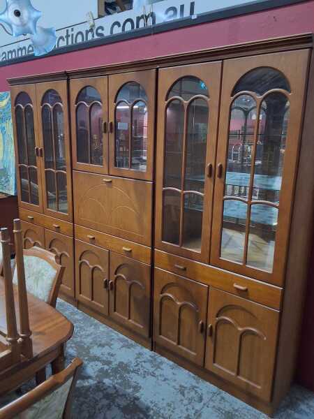 WALL UNIT