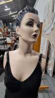 MANNEQUIN - 2