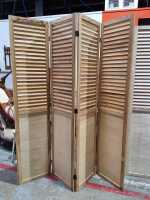 DRESSING SCREEN