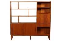 ROOM DIVIDER