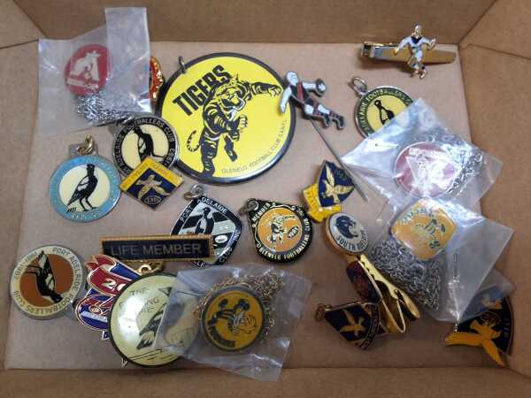 FOOTBALL COLLECTABLES