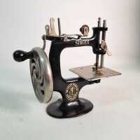 CHILDS SEWING MACHINE - 2