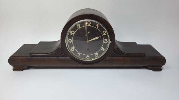 MANTEL CLOCK