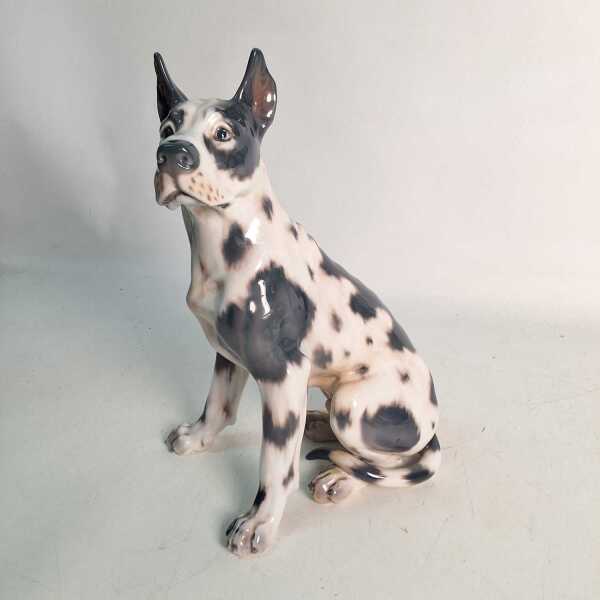 DOG FIGURE