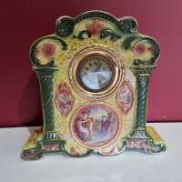 MANTEL CLOCK