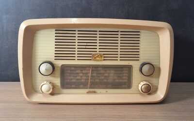 Hmv Radio