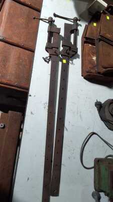 213 · SASH CLAMP