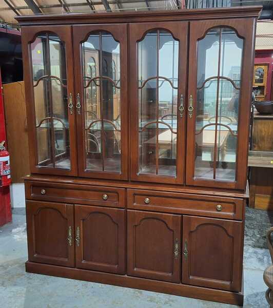MACROB DISPLAY CABINET