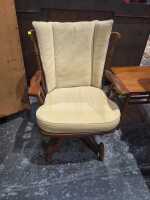 CAPTAINS CHAIR