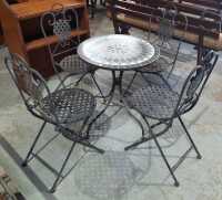 BISTRO SETTING