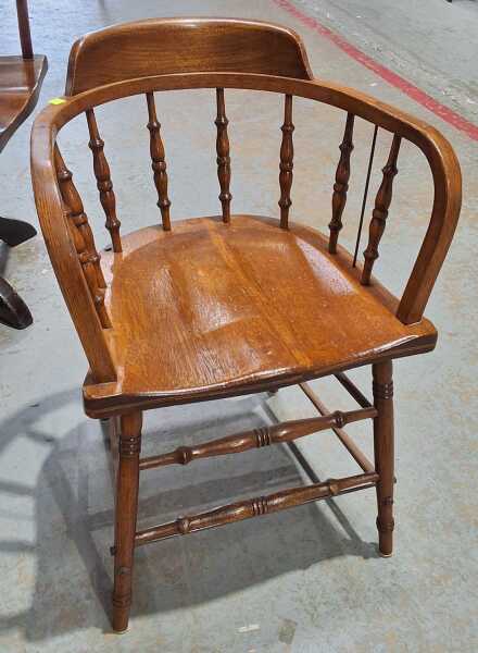 CAPTAINS CHAIR