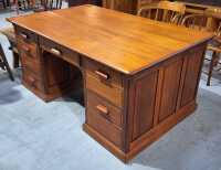 EXECUTIVE DESK - 2