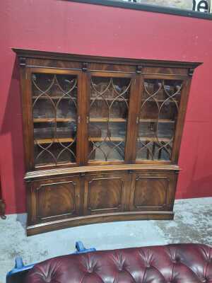 Dispaly Cabinet