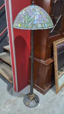66 · FLOOR LAMP