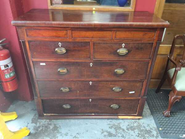 CHEST OF DRAWERS
