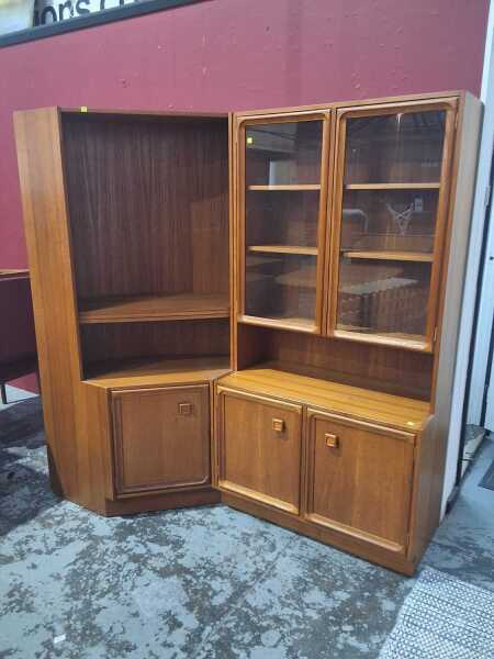 CORNER UNIT