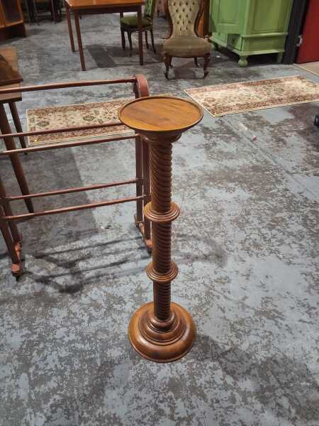 PEDESTAL
