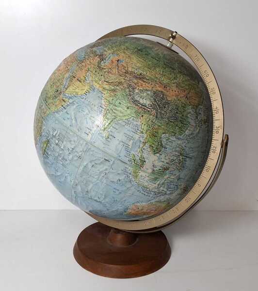 WORLD GLOBE