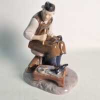 PORCELAIN FIGURE