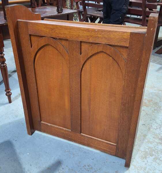 KNEELER