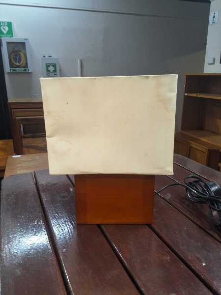 TABLE LAMP