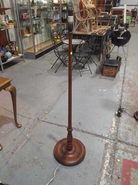 STANDARD LAMP