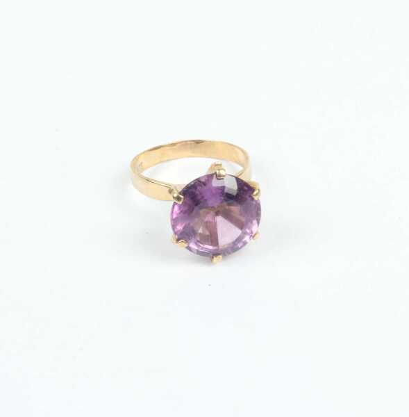GOLD RING