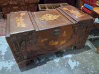 CAMPHORWOOOD CHEST
