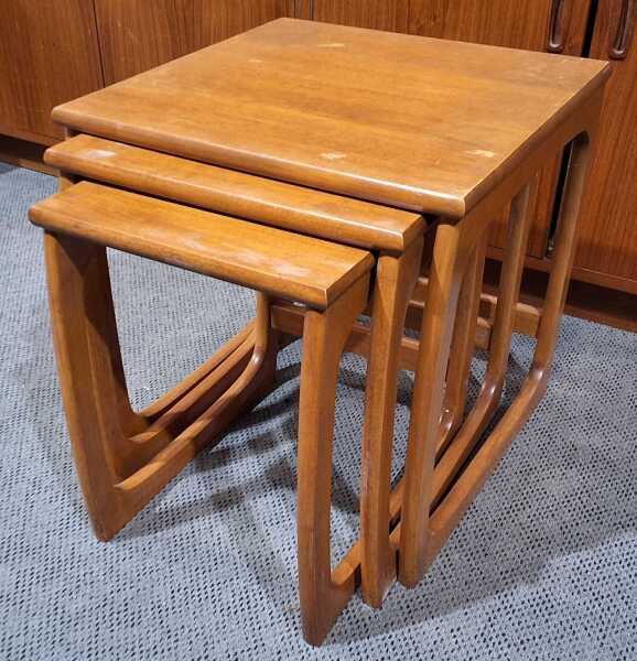 NEST OF TABLES