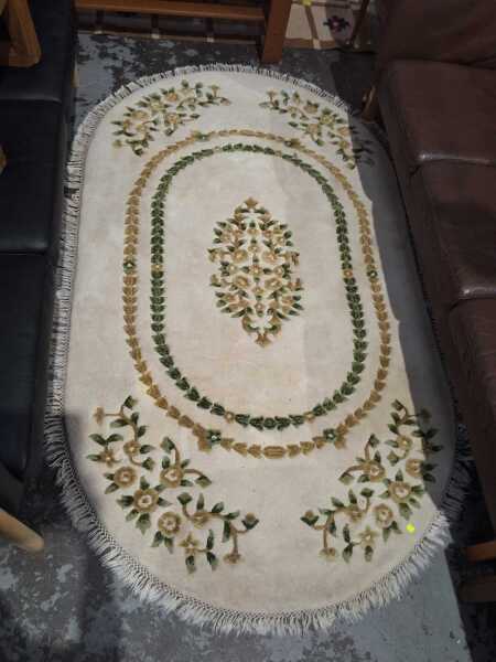 FLOOR RUG