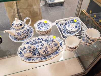 1135 · BLUE AND WHITE CHINA