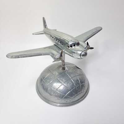 Aeroplane Desk Stand