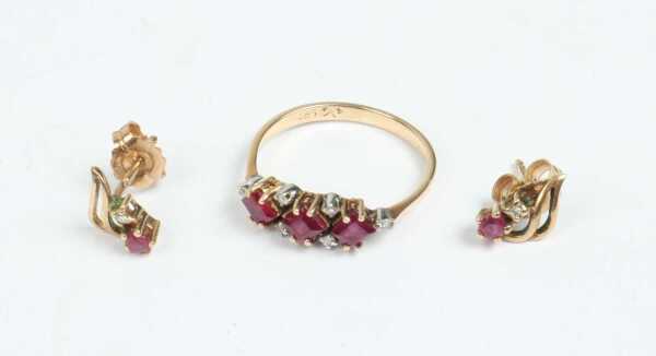 GOLD RING