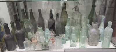 1395 · VINTAGE BOTTLES