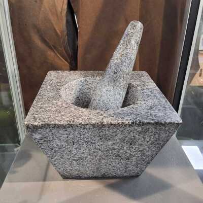 1388 · MORTAR & PESTLE