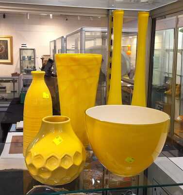 1382 · YELLOW DECOR