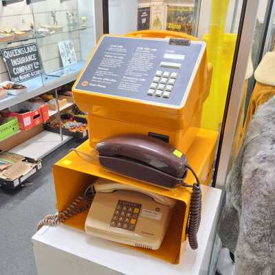 1381 · PAY PHONE