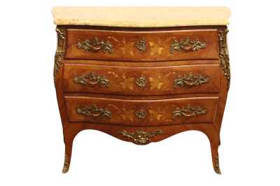 BOMBE COMMODE