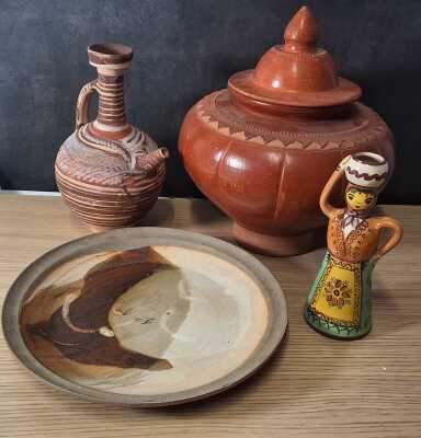 MIXED POTTERY