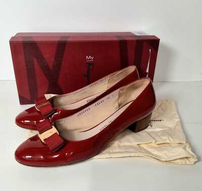 FERRAGAMO PUMPS