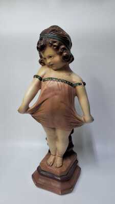 1343 · PLASTER FIGURE