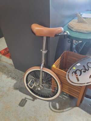 261 · UNICYCLE