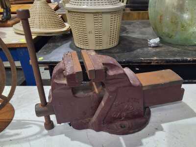 255 · BENCH VICE